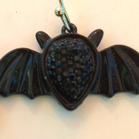 Black Bat Earrings NWT - Picture 2 of 3